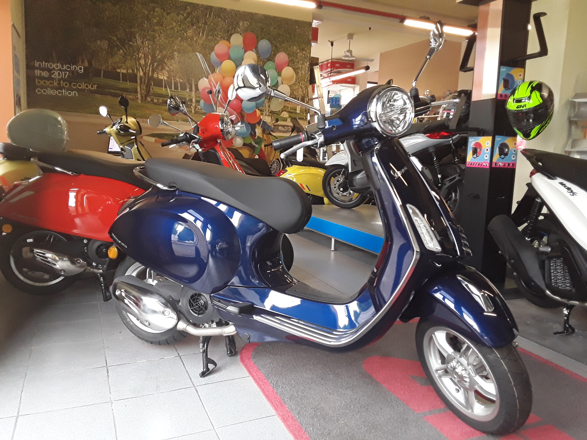 Vespa Primavera 125, Blu Energico, km0, E5+