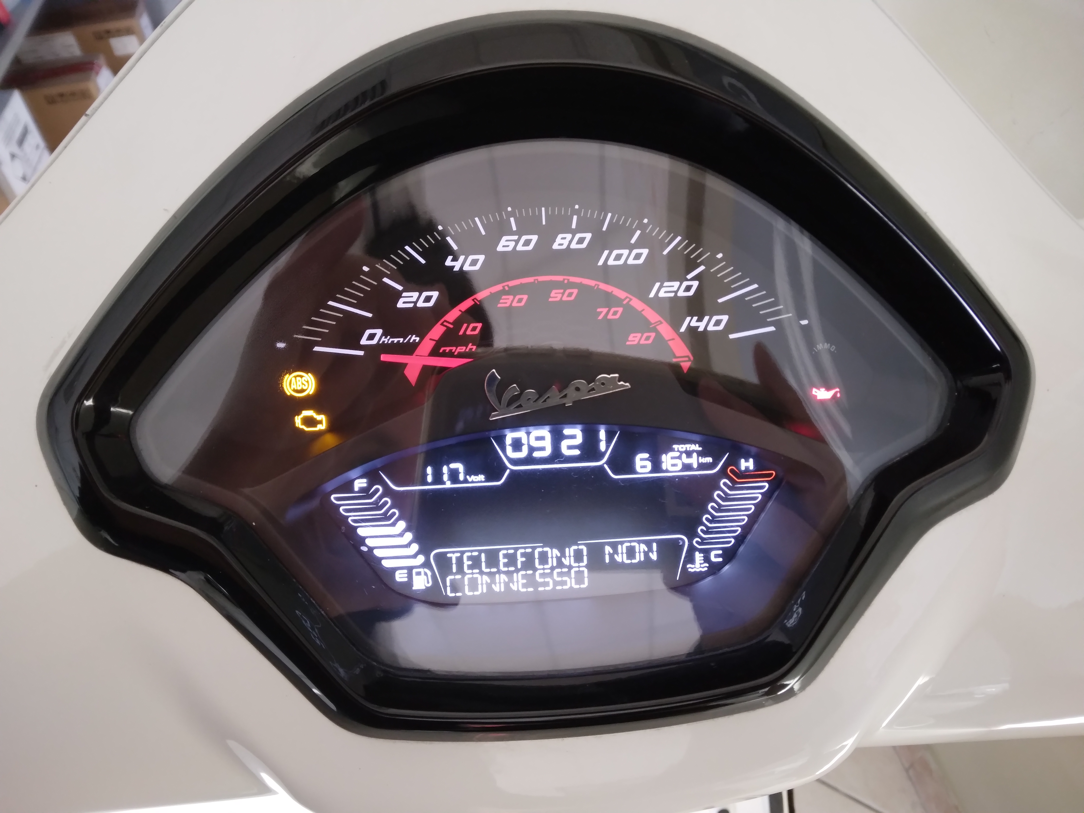 Vespa GTS 300 Super Sport, 2024, bianco innocente