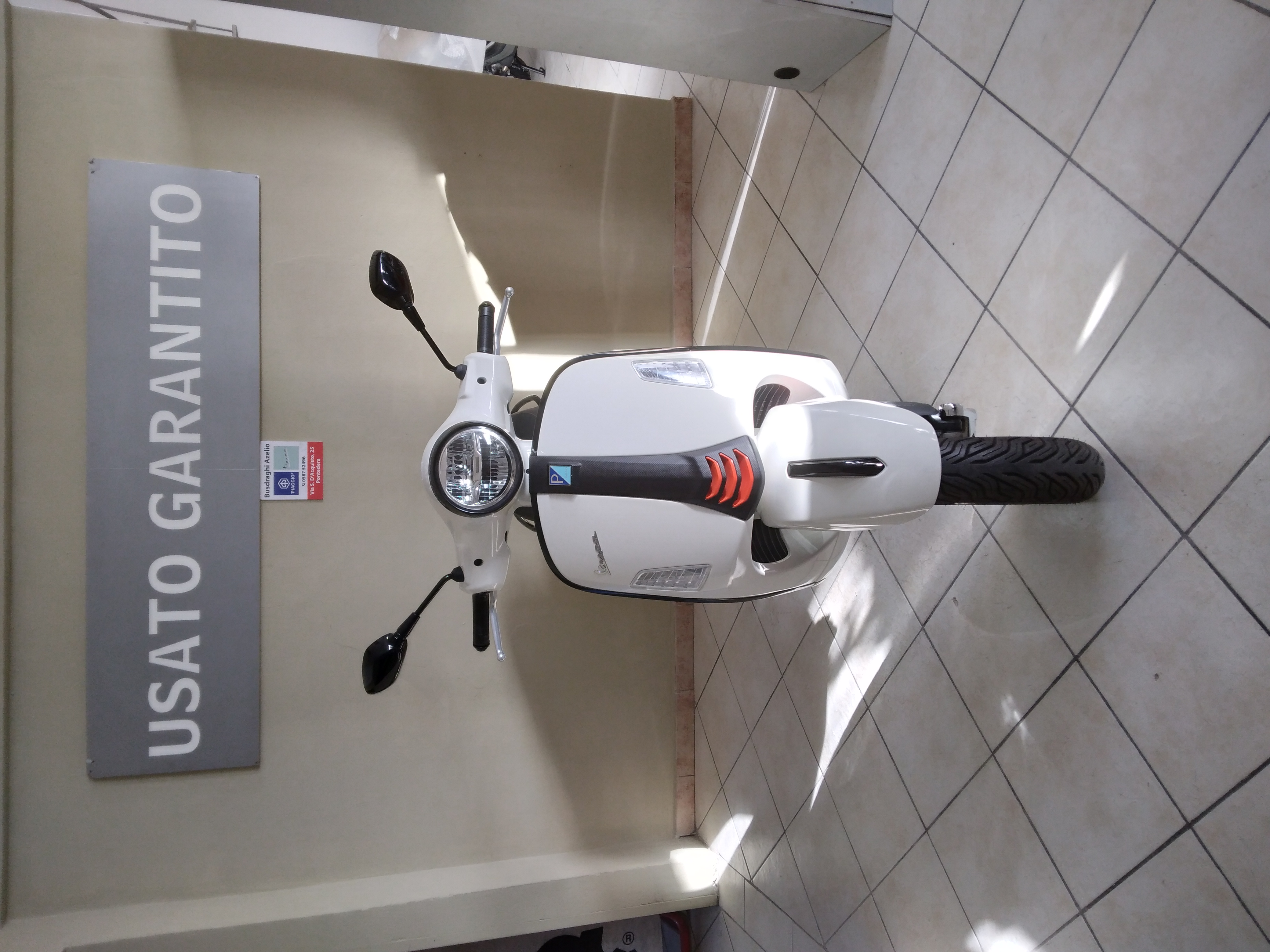 Vespa GTS 300 Super Sport, 2024, bianco innocente
