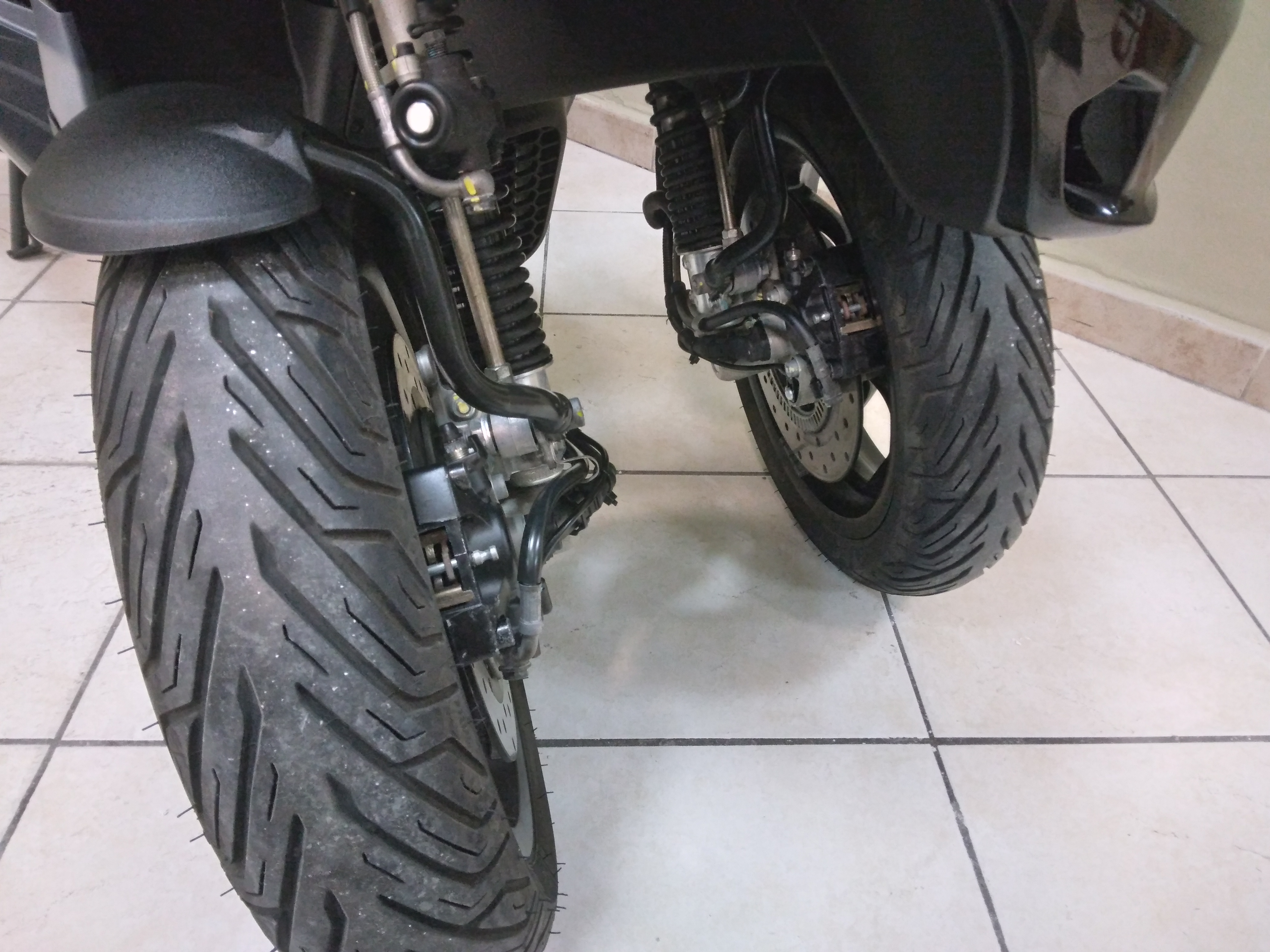 Piaggio mp3 300 hpe, 2022, nero, 10505km