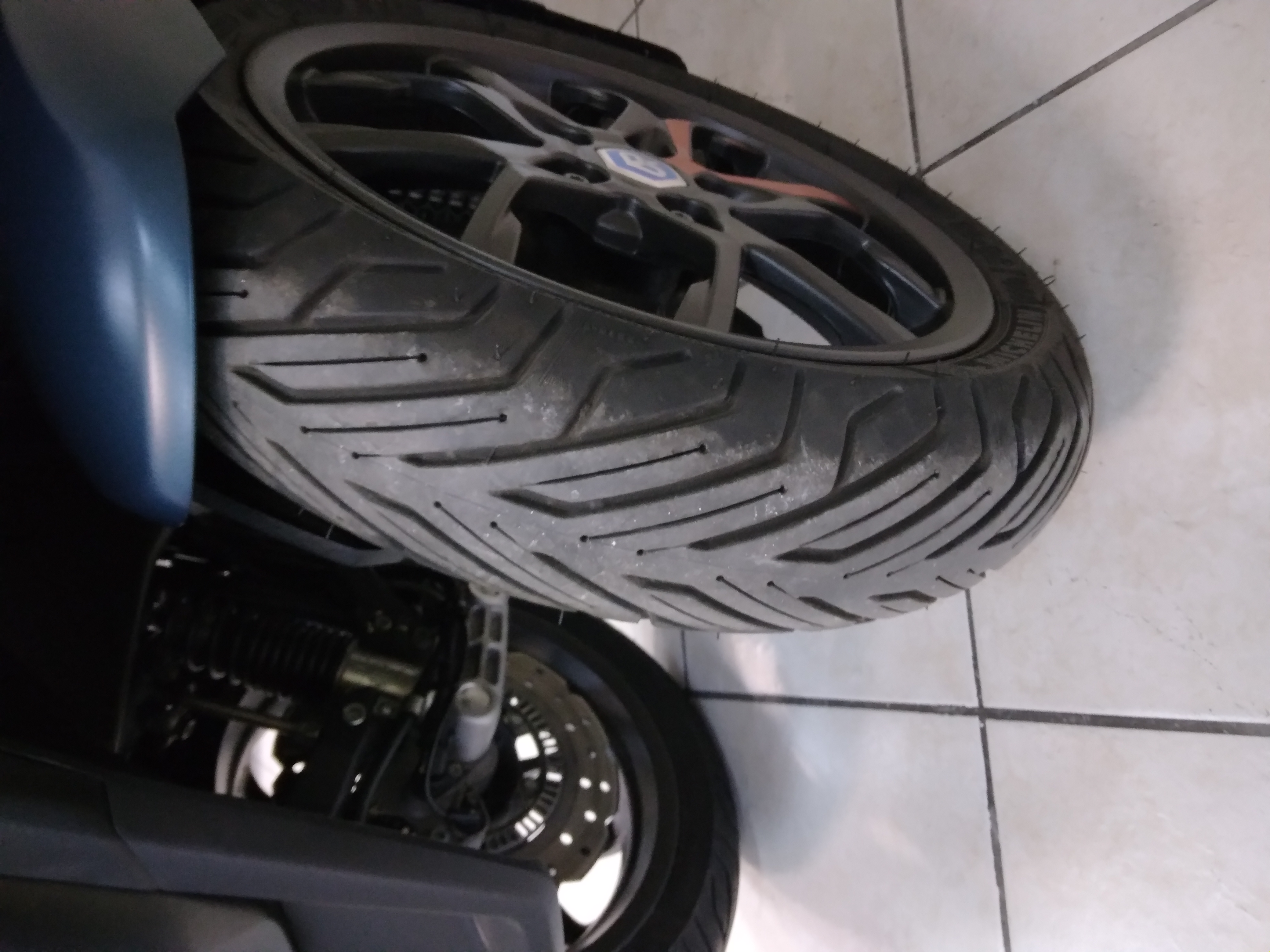PIAGGIO MP3 530, 2023, blu, 9800km.