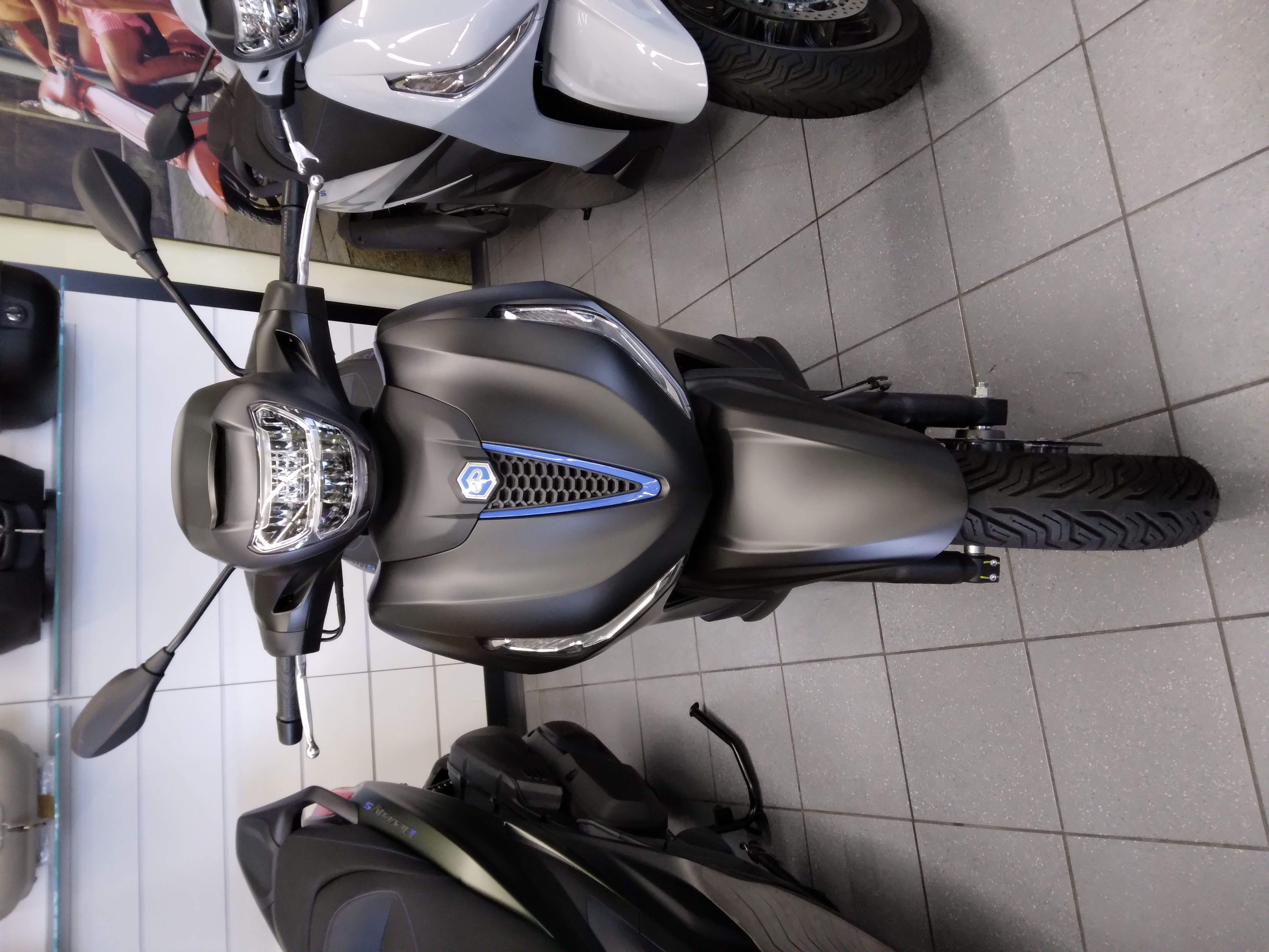 Piaggio Beverly 310 S 2025, nero meteora, 69km
