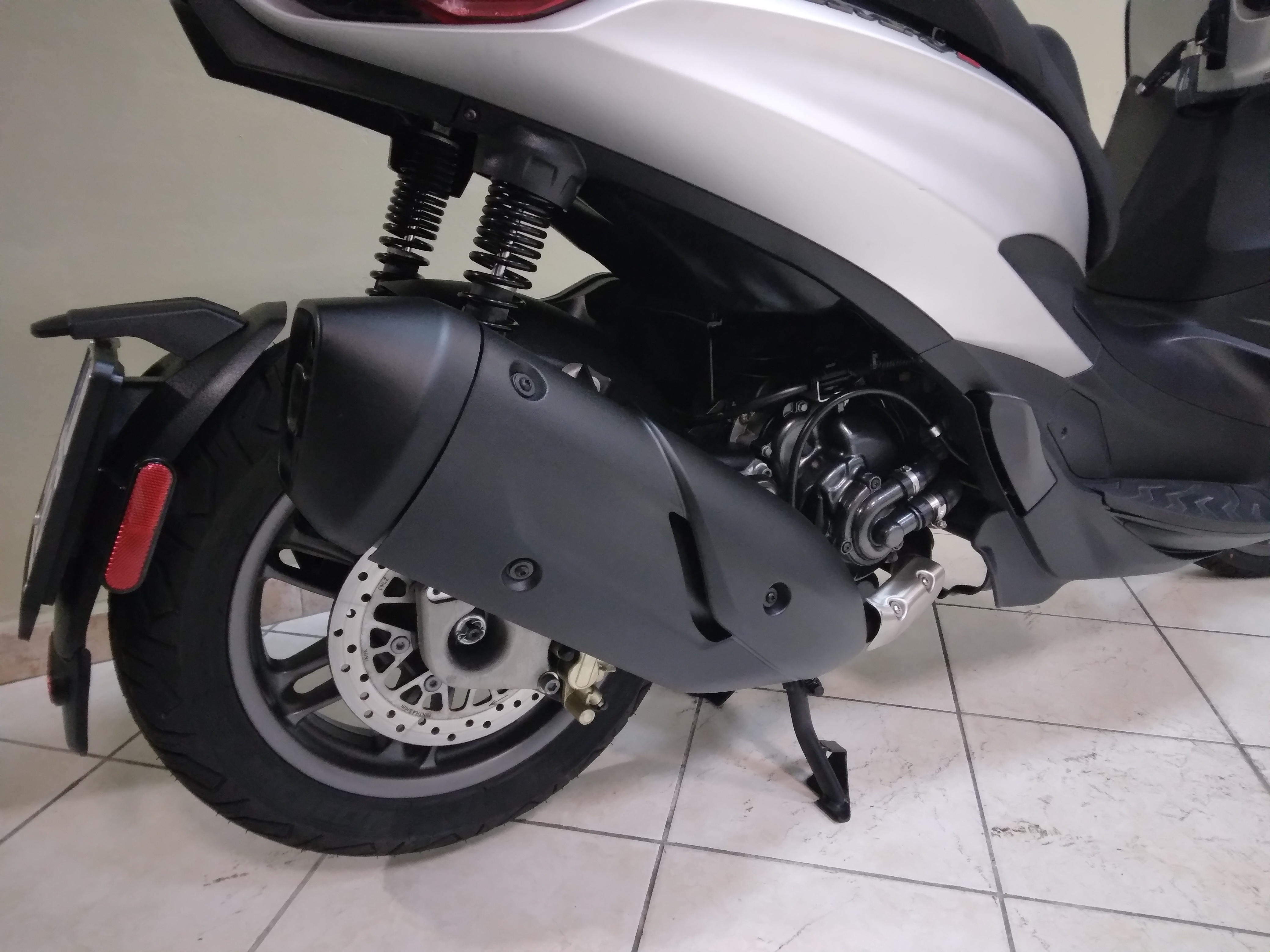 Piaggio Beverly 300 S, argento cometa, 2024