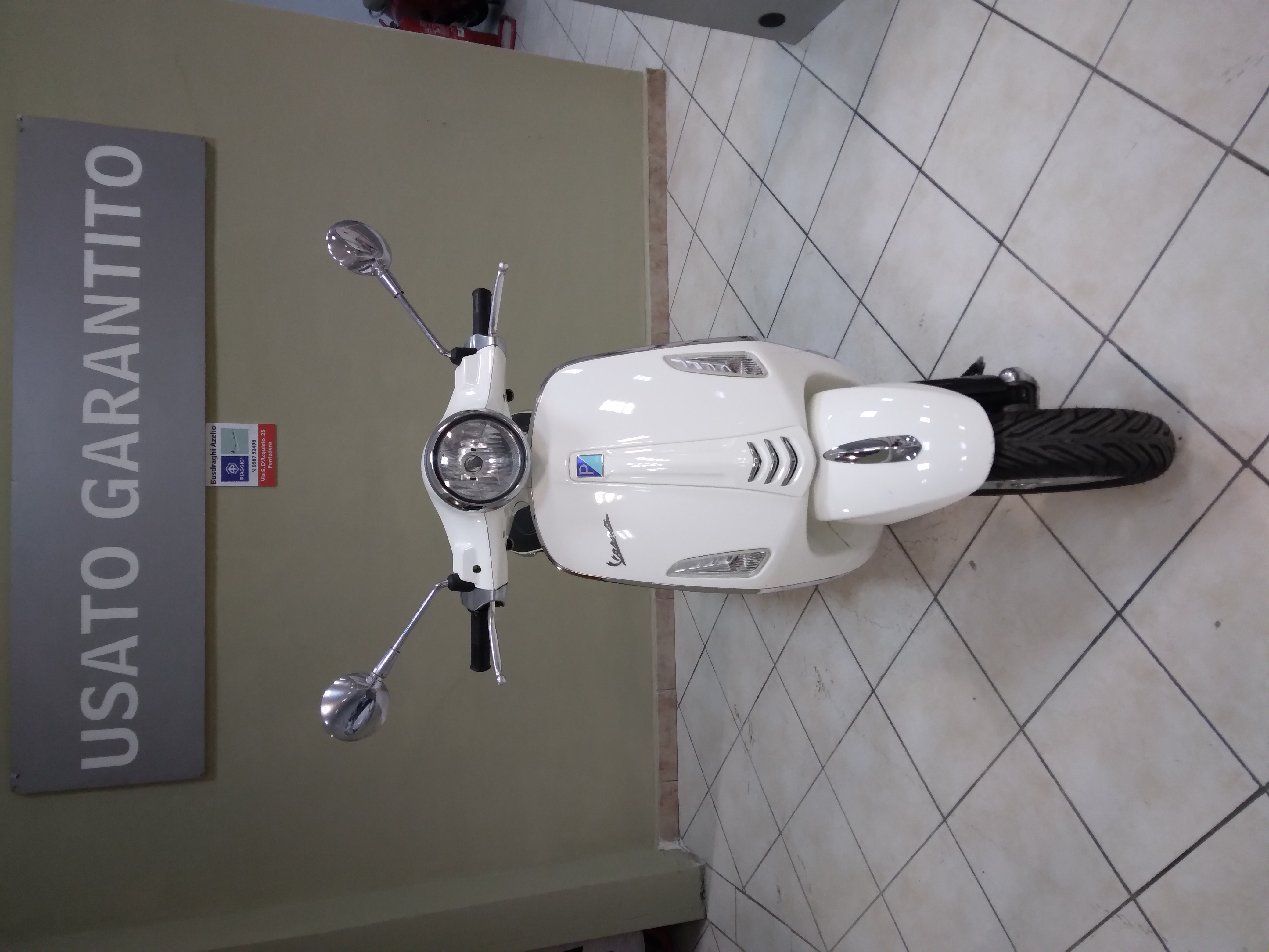 Vespa Primavera 150, 2015, bianca, 30572km