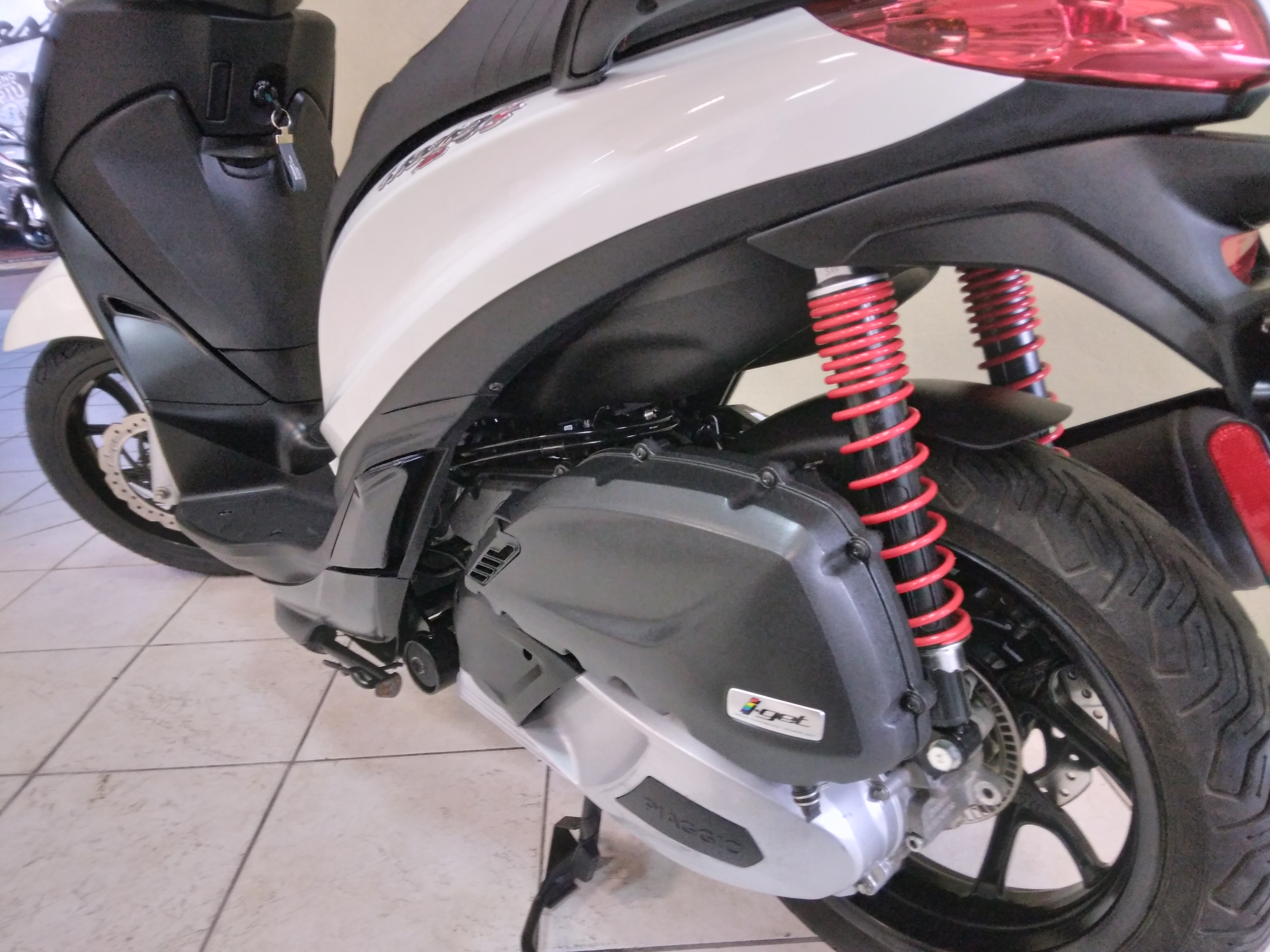 Piaggio Medley 125 s, 2023, bianco luna, 18849km