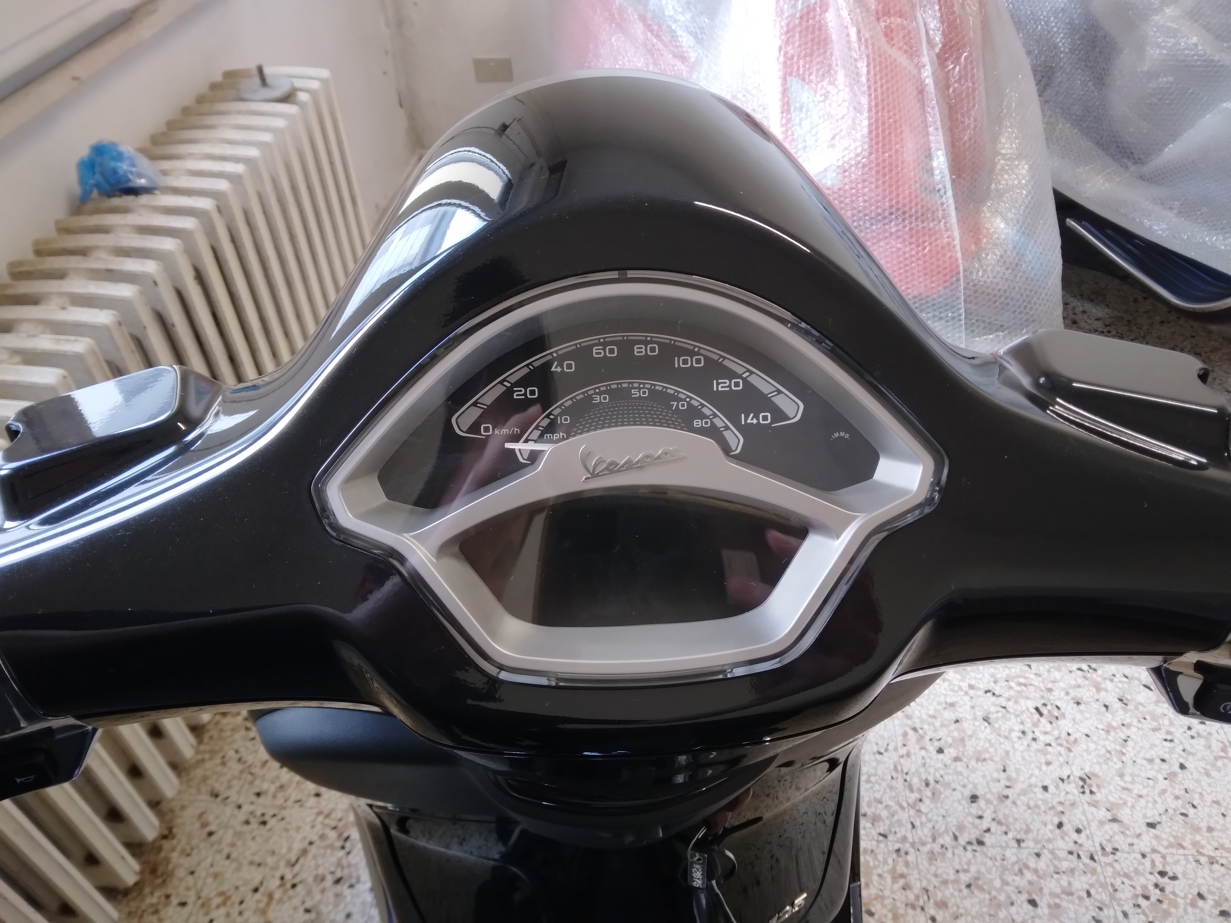 Vespa Primavera 50 2025, km0, nero convinto