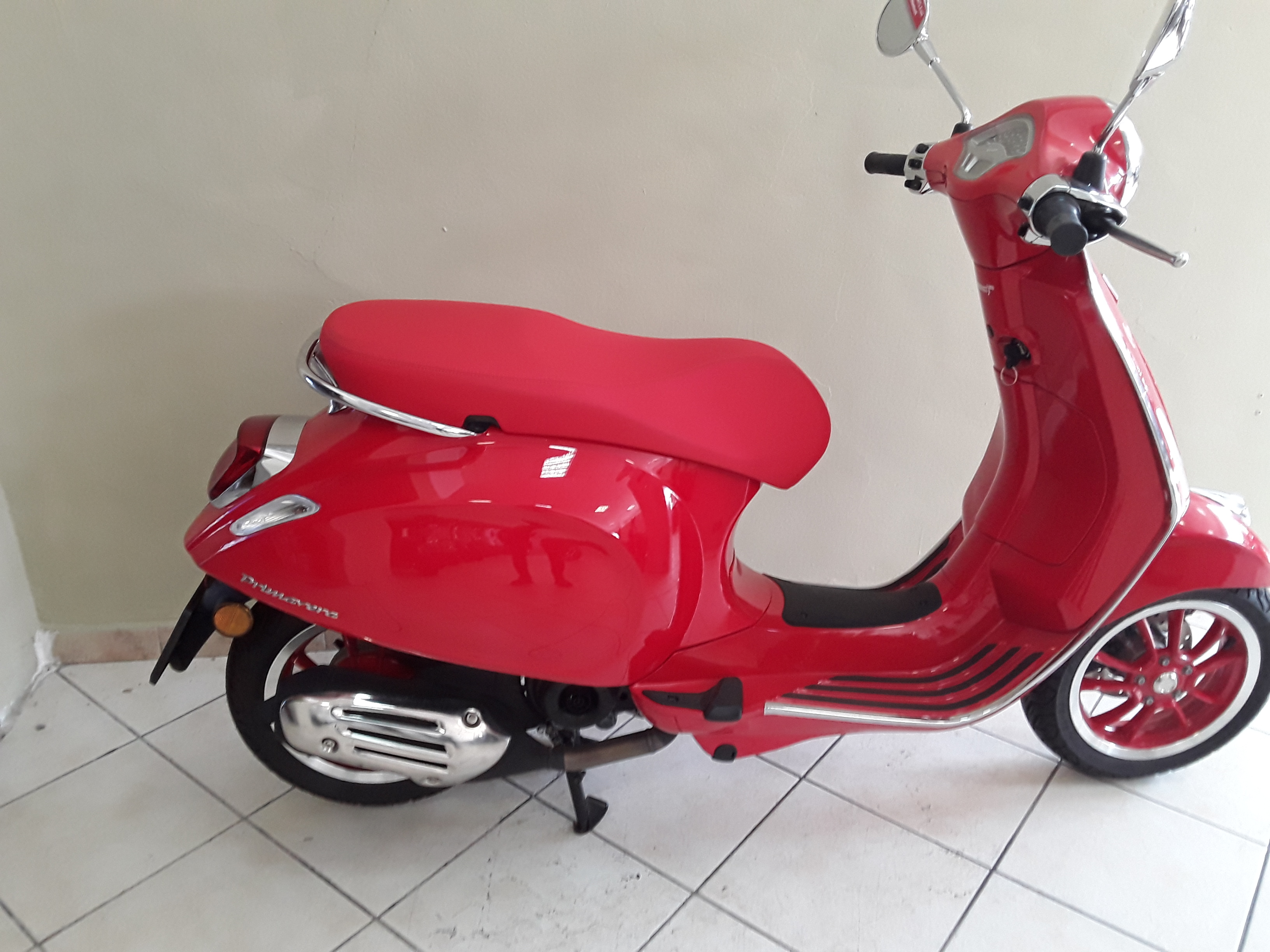 Vespa Primavera 50 ie Red 2024