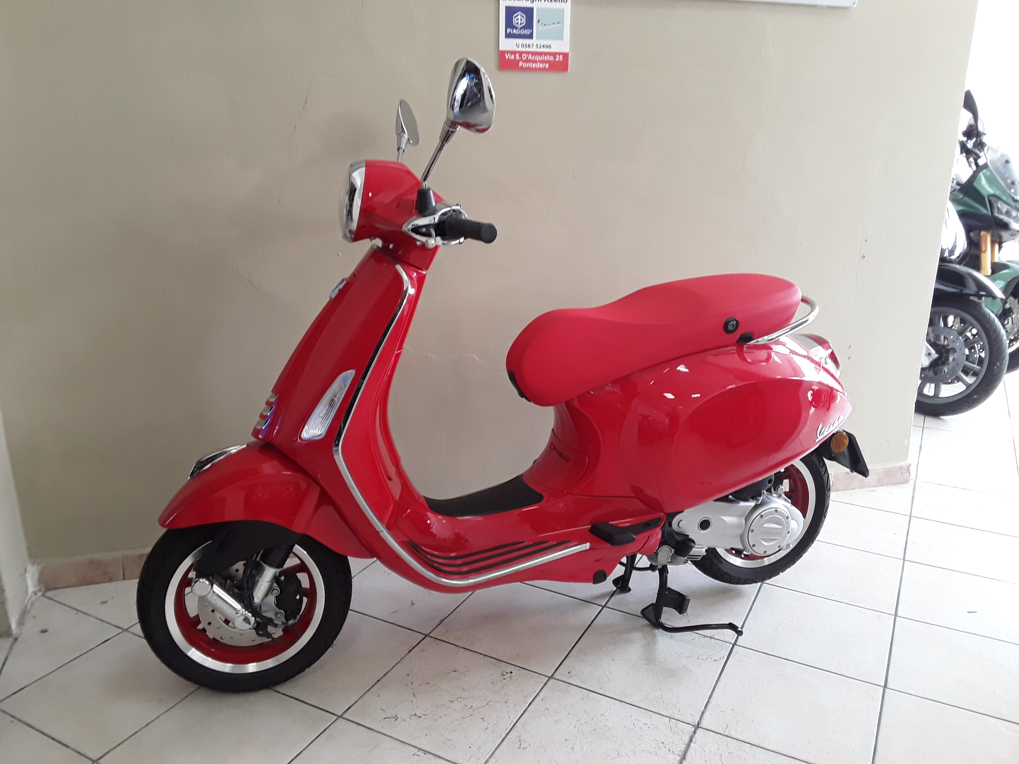 Vespa Primavera 50 ie Red 2024