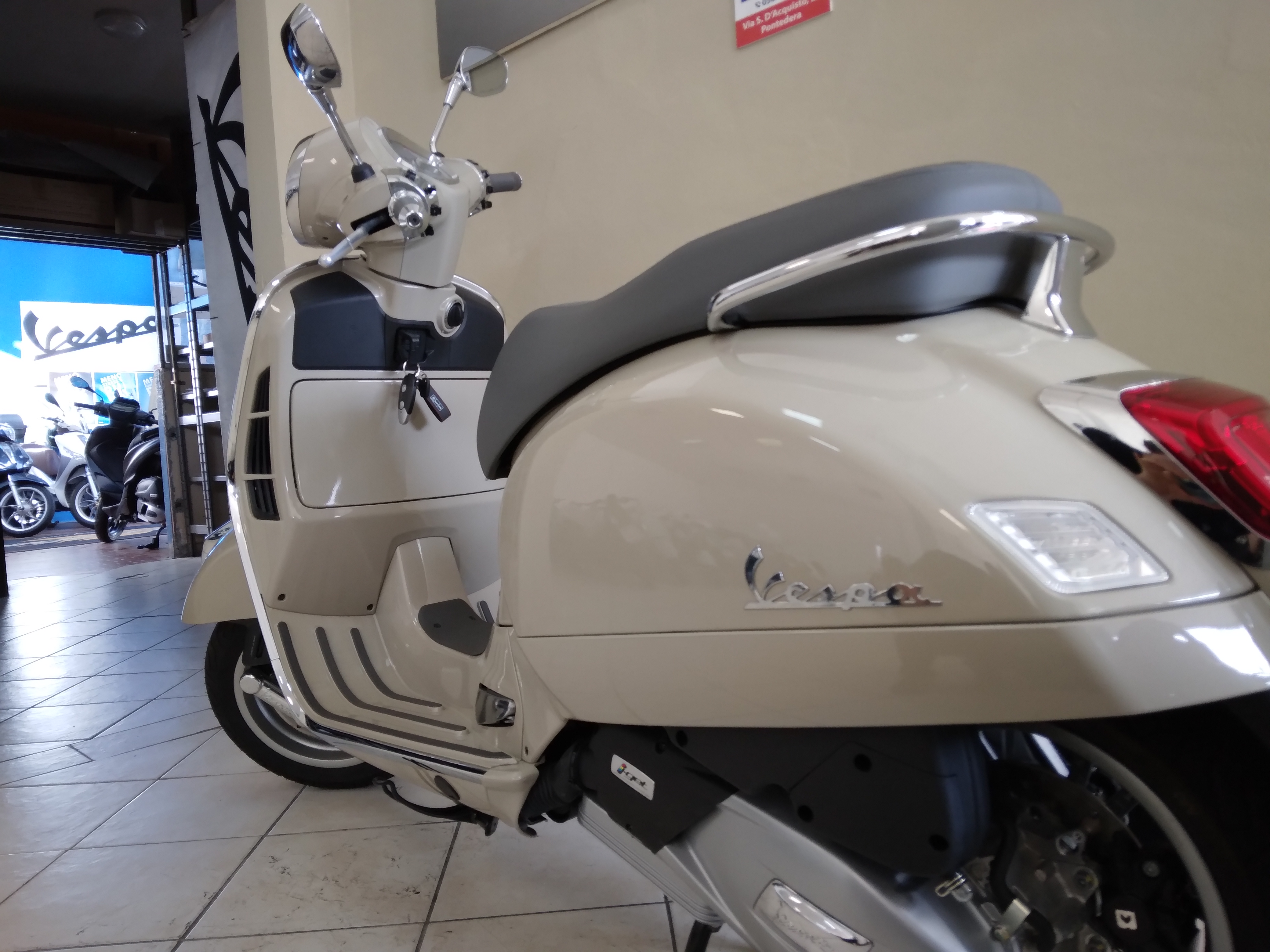 Vespa GTS 125, 2025, beige, 73km
