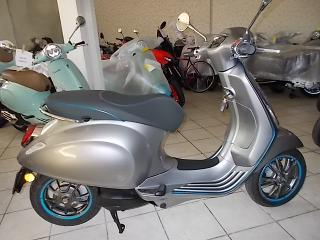 Vespa elettrica 45 km/h